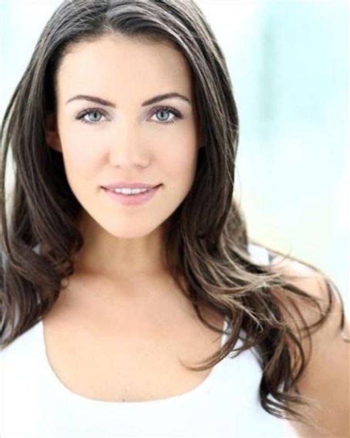 Who is Laura Mitchell dating? Laura Mitchell partner, spouse