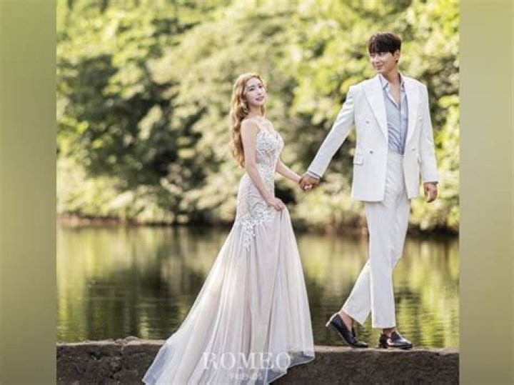 Who is Lee Je-hoon dating? Lee Je-hoon girlfriend, wife
