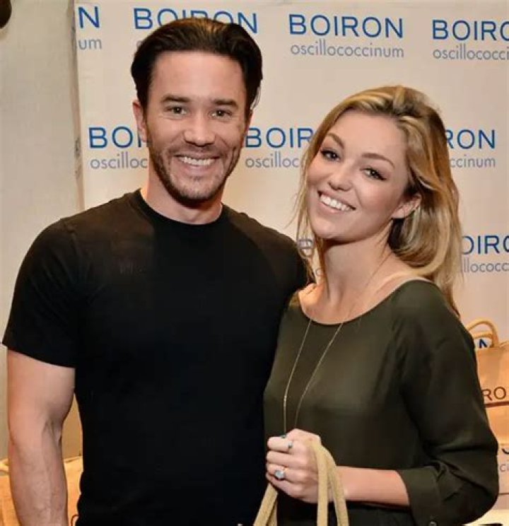 Who is Lili Simmons dating? Lili Simmons boyfriend, husband