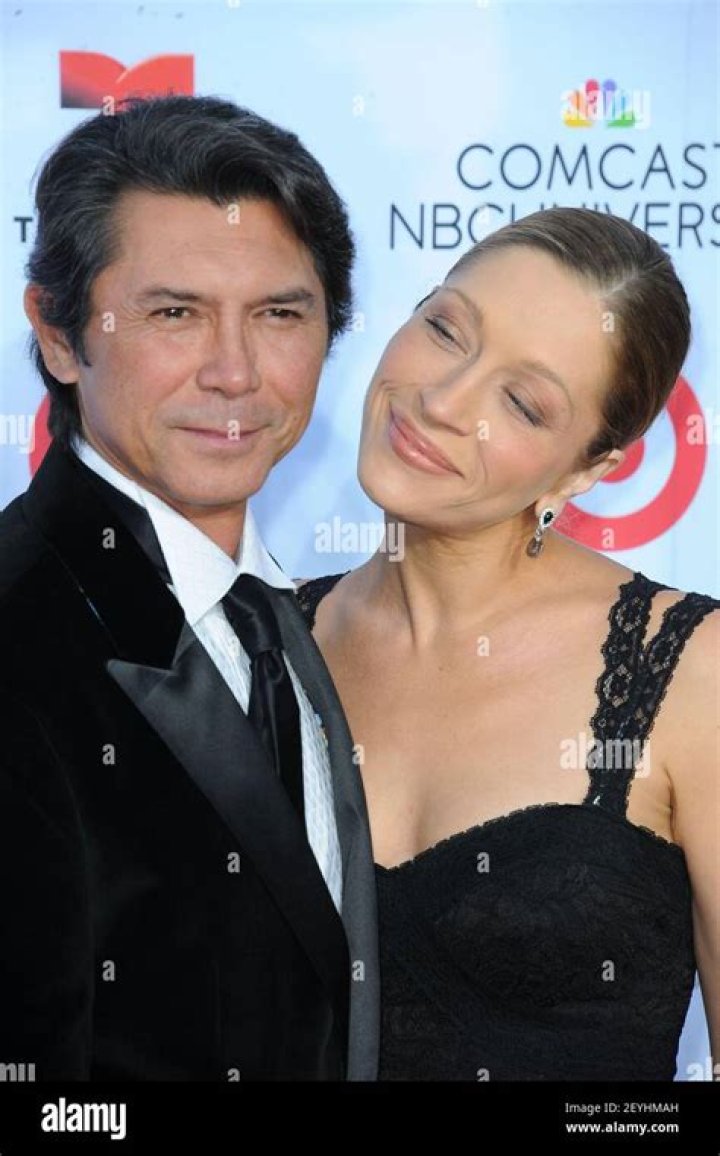 Who is Lou Diamond Phillips dating? Lou Diamond Phillips girlfriend, wife