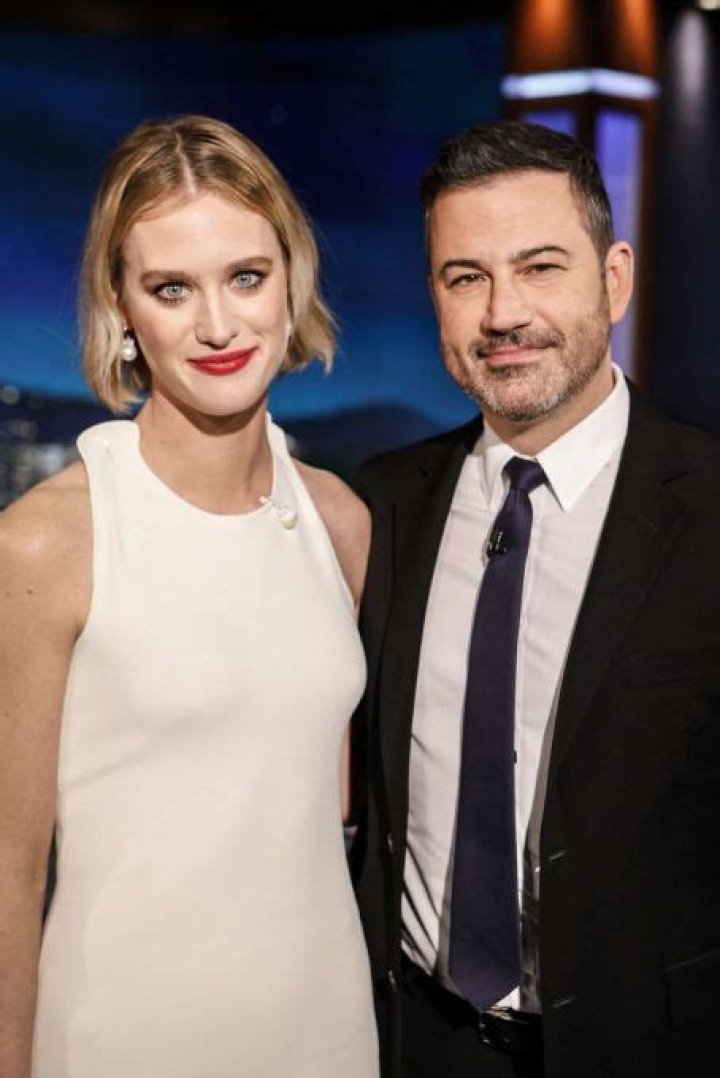 Who is Mackenzie Davis dating? Mackenzie Davis boyfriend, husband