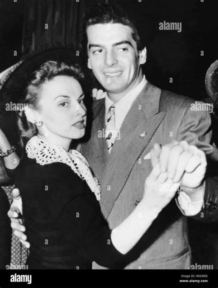 Who is Martha Stephenson Kemp dating? Martha Stephenson Kemp boyfriend, husband