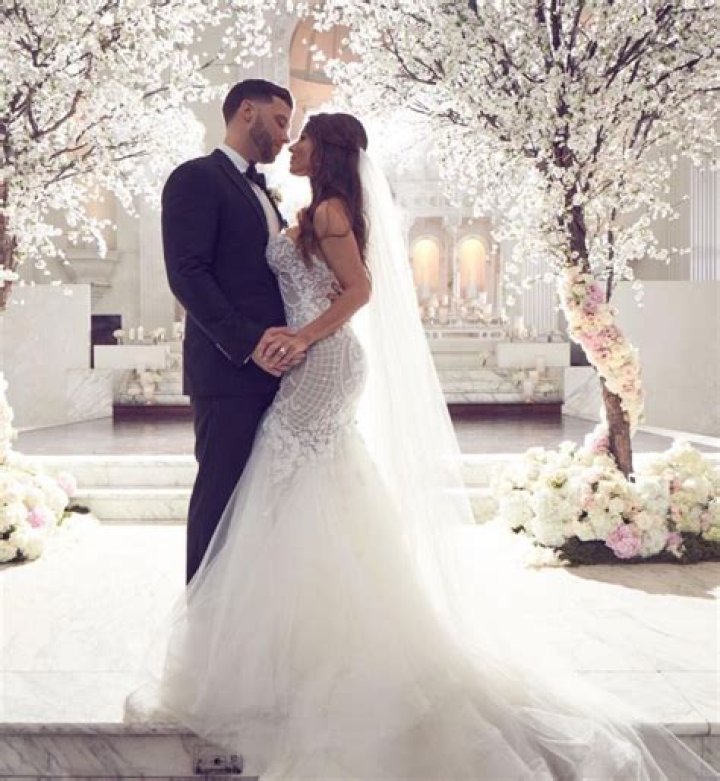 Who is Melissa Molinaro dating? Melissa Molinaro boyfriend, husband