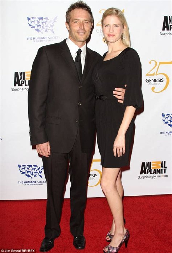 Who is Michael Vartan dating? Michael Vartan girlfriend, wife