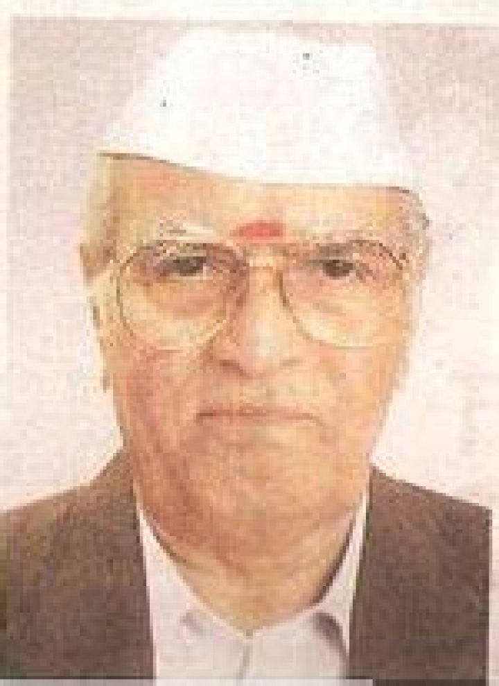 Who is Nana Dharmadhikari dating? Nana Dharmadhikari partner, spouse