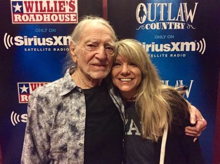 Who is Paula Nelson dating? Paula Nelson boyfriend, husband