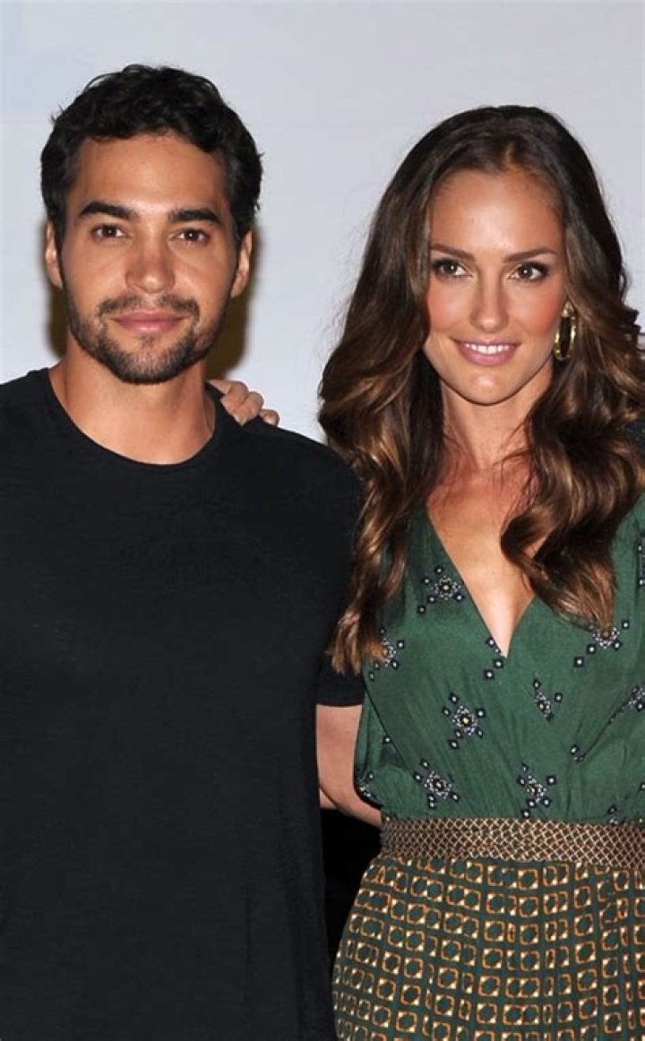 Who is Ramón Rodríguez dating? Ramón Rodríguez girlfriend, wife
