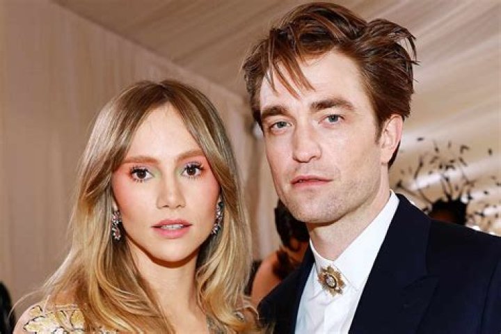 Who is Robert Perovich dating? Robert Perovich girlfriend, wife
