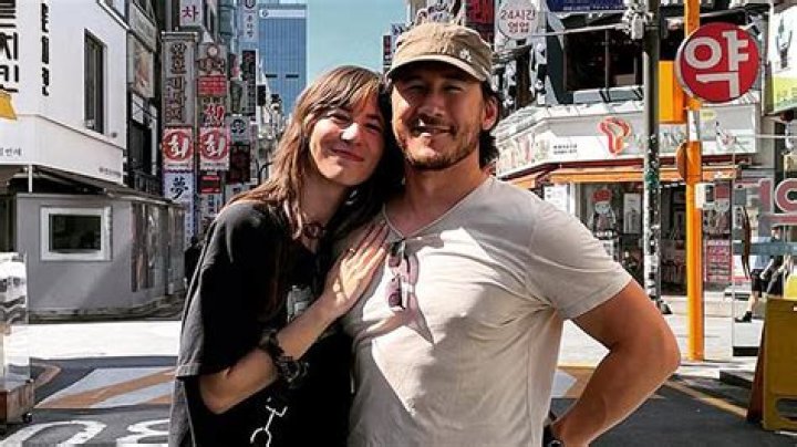 Who is Sara Melson dating? Sara Melson boyfriend, husband