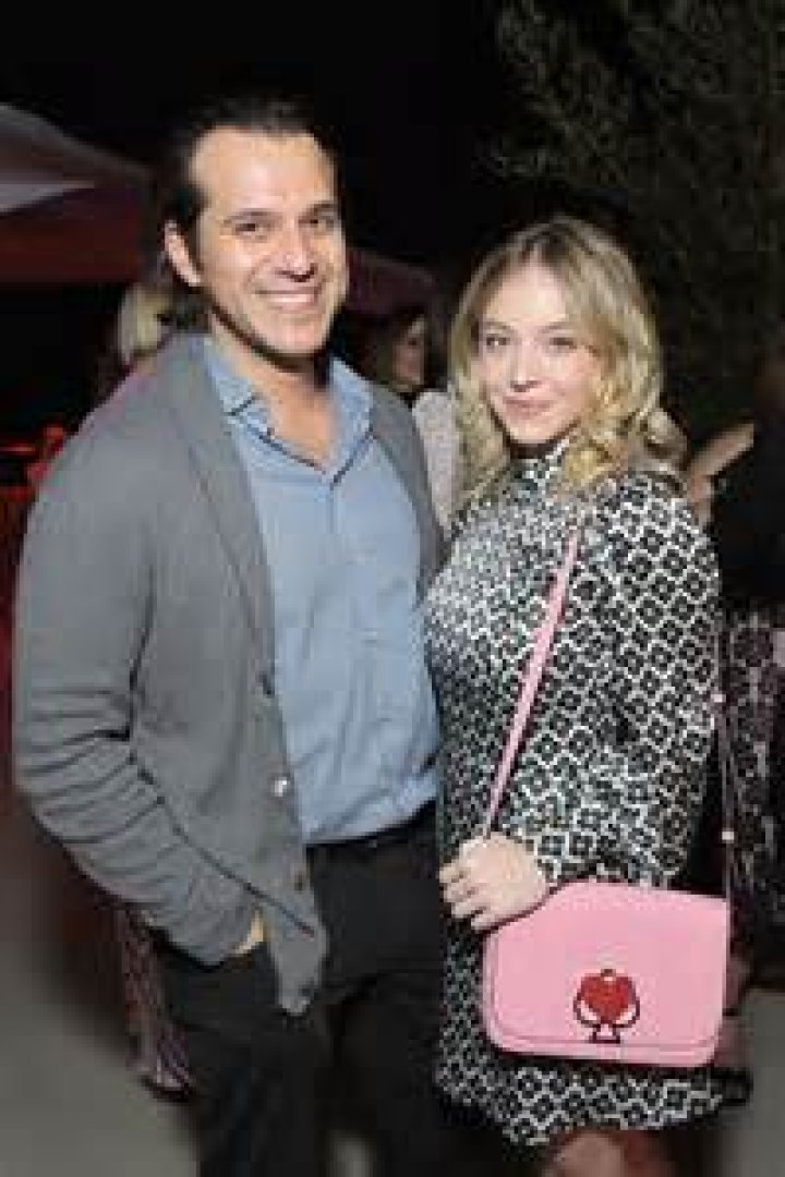 Who is Sidney Sebold dating? Sidney Sebold boyfriend, husband