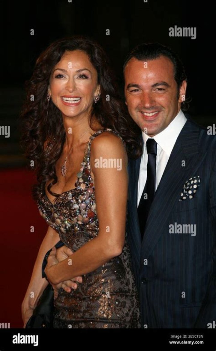 Who is Sofia Milos dating? Sofia Milos boyfriend, husband
