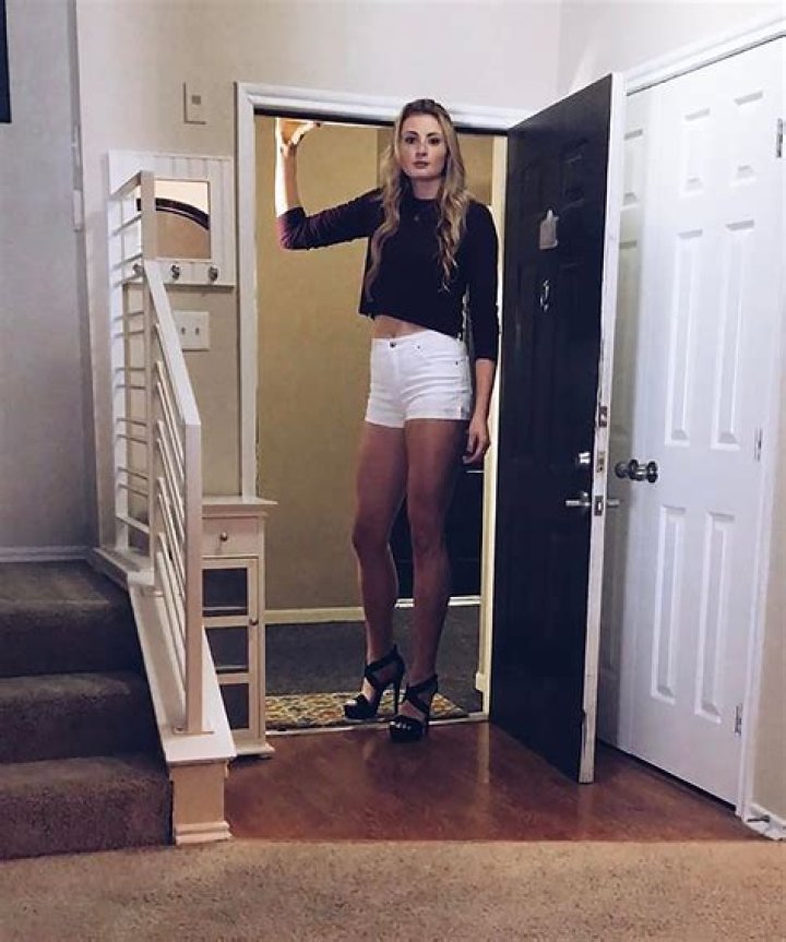 Why It's So Hard To Find Love As A 6-Foot Tall Woman