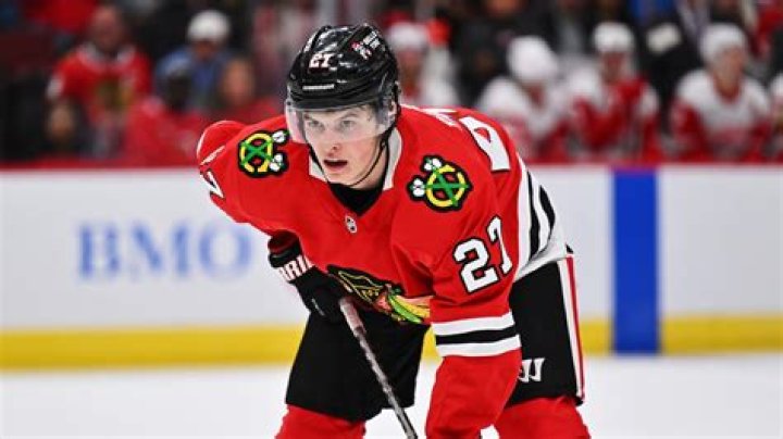 Why the Blackhawks decided to healthy scratch Lukas Reichel