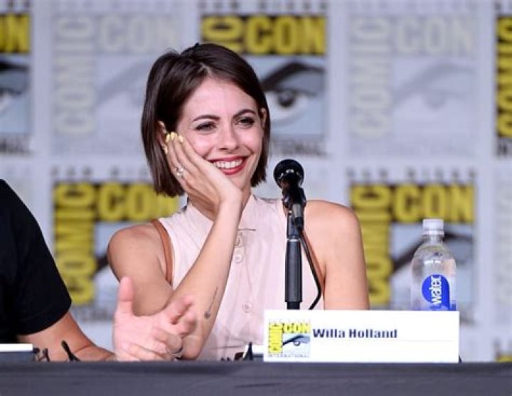 Willa Holland Net Worth  - Pulptastic