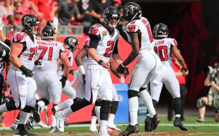 With new jerseys in 2020, here’s a detailed look at Falcons’ uniform history
