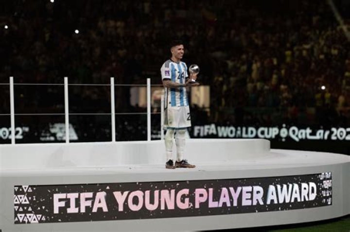 World Cup champion Enzo Fernandez agrees to join Man Utd and Liverpool rival