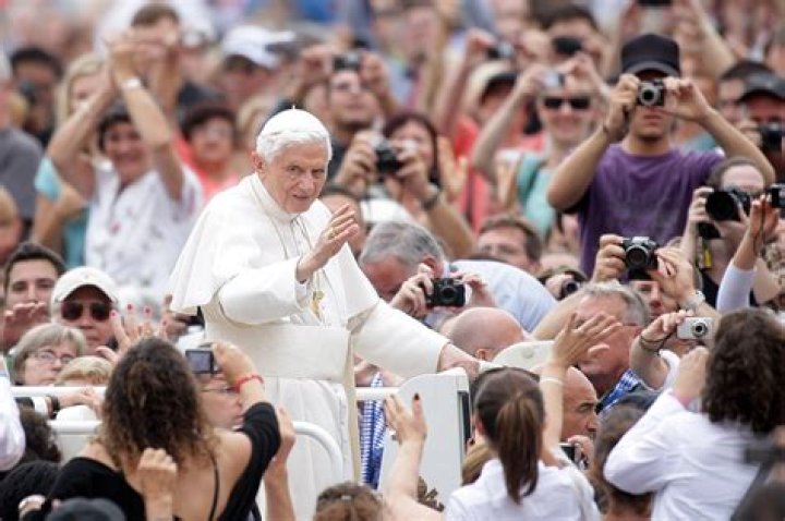 World leaders pay tribute to former Pope Benedict XVI