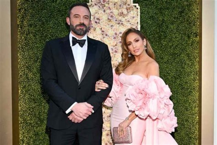 Yes, This Unemployed Smurf Man Is Jennifer Lopez’s SNL Husband