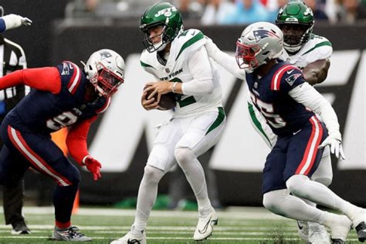 Zack Wilson 'sacks himself' during nightmare first half against Patriots