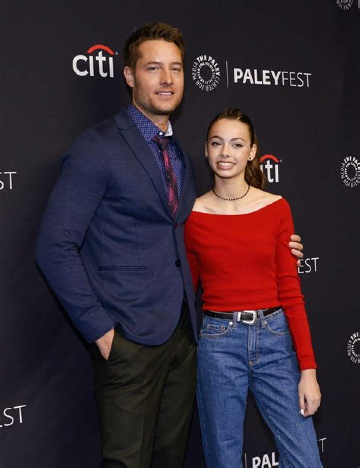 Zoe Perry and Justin Hartley